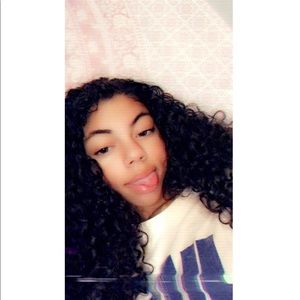 Meet your Posher, Khamiah